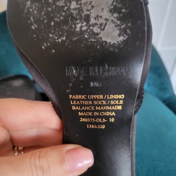 Vintage Victoria's Secret Black Satin Slippers Heels 10 - Picture 8 of 8